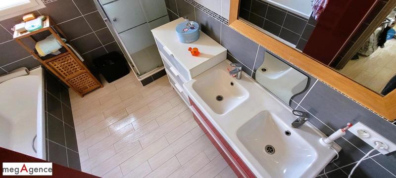 Maison - 121 m² - 5 pièces