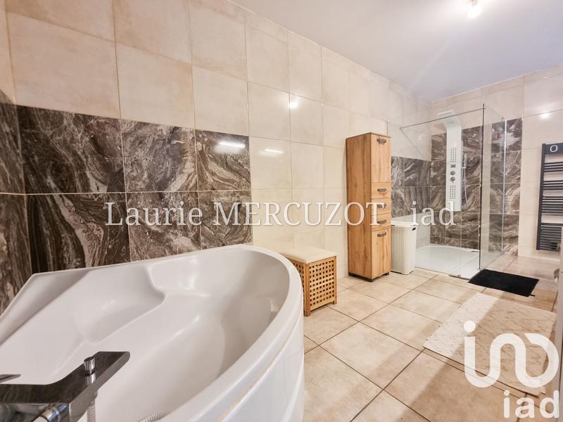 Maison - 197 m² - 5 pièces