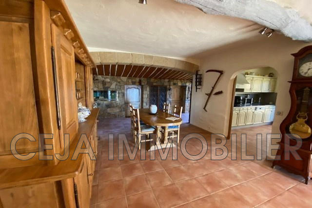 Maison - 185 m² - 7 pièces