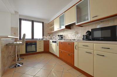 Appartement - 87 m² - 5 pièces