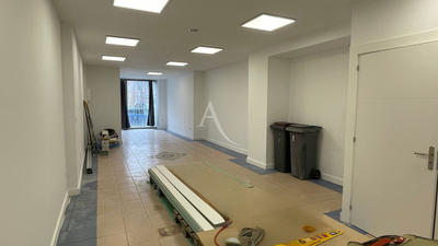 Local commercial - 61 m²