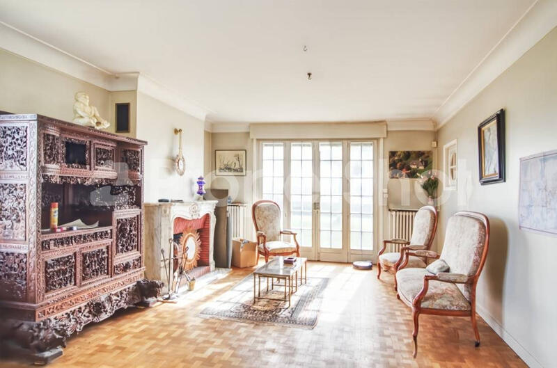 Maison - 200 m² - 8 pièces