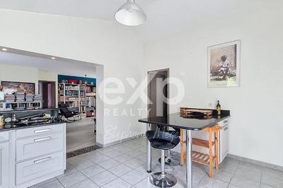 Maison - 97 m² - 5 pièces