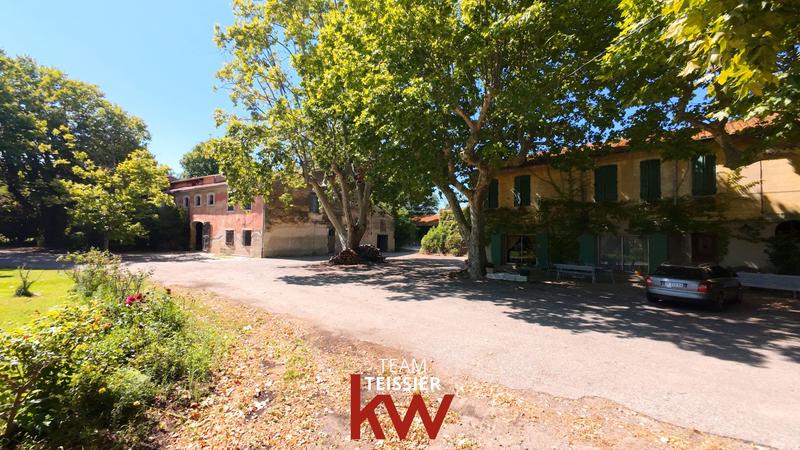 Bastide - 900 m² - 15 pièces