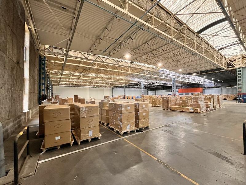 Entrepôt - 4 150 m²