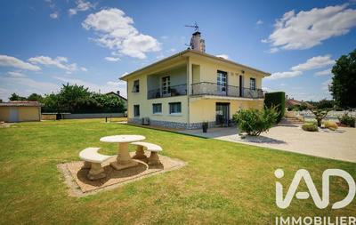 Maison - 227 m² - 8 pièces