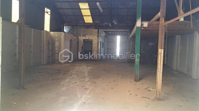 Local commercial - 212 m² - 3 pièces