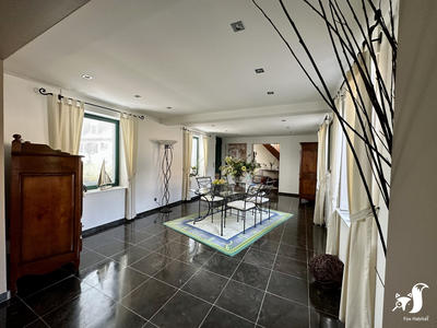 Maison - 240 m² - 9 pièces