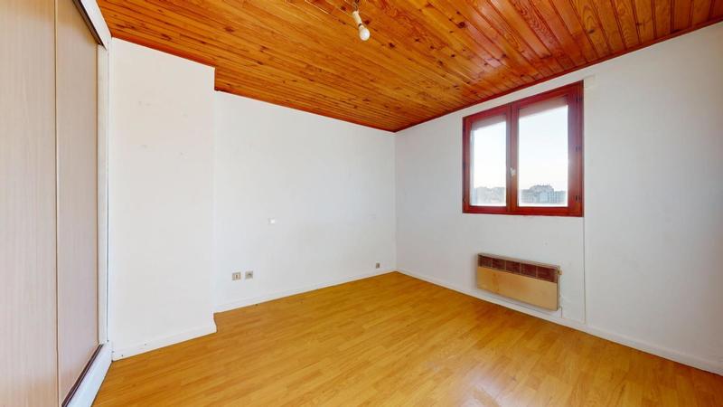 Appartement - 95 m² - 5 pièces