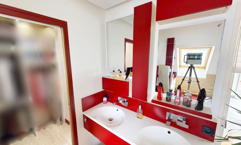 Maison contemporaine - 222 m² - 8 pièces