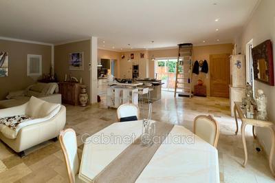 Villa - 182 m² - 5 pièces