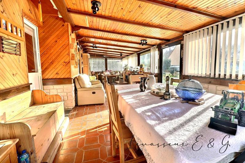 Maison - 93 m² - 7 pièces