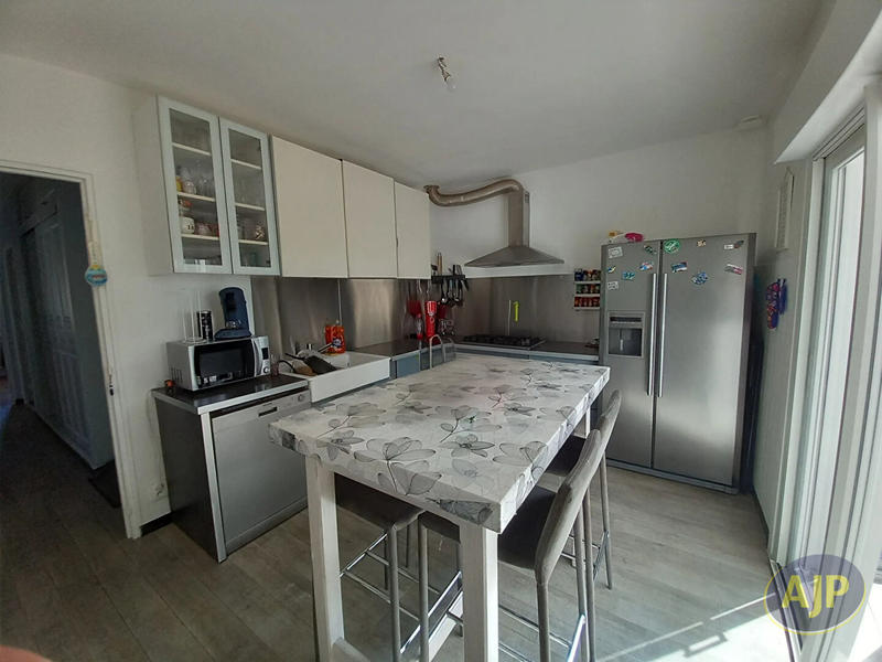 Maison - 137 m² - 7 pièces