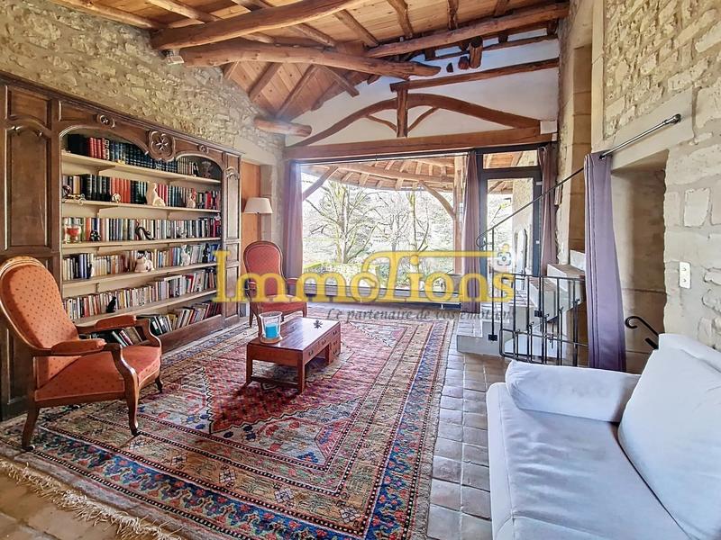 Propriété - 268 m² - 7 pièces