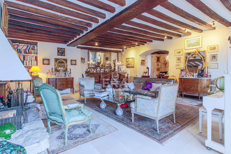 Maison - 316 m² - 10 pièces