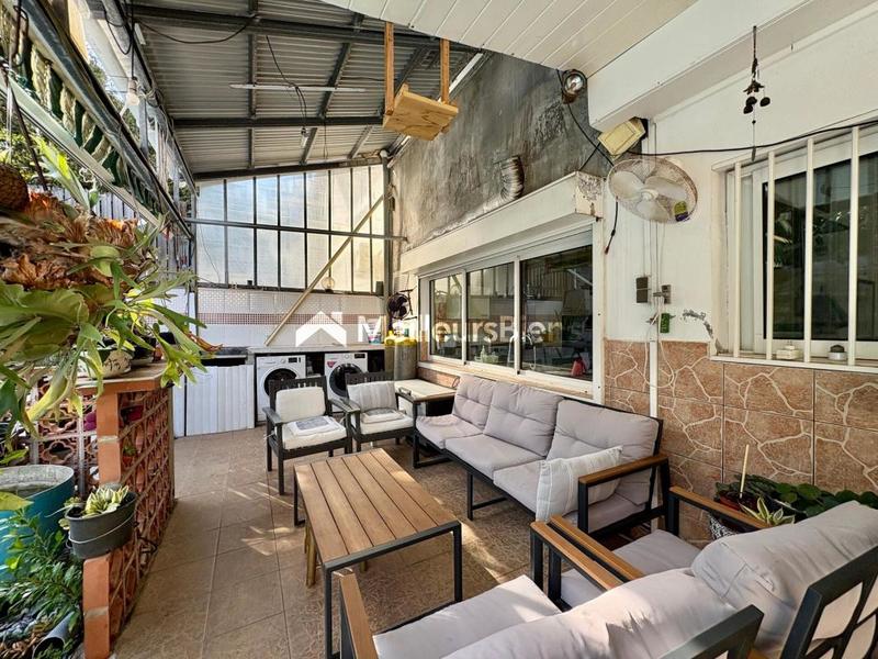 Propriété - 352 m² - 15 pièces