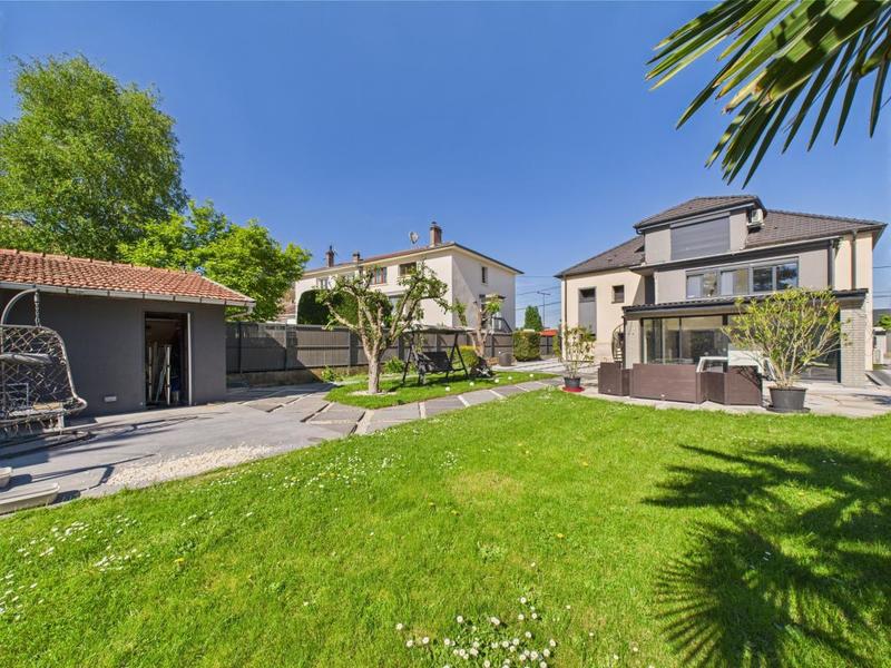 Maison - 255 m² - 9 pièces
