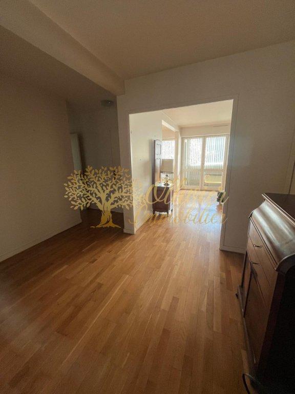 Appartement - 95 m² - 4 pièces