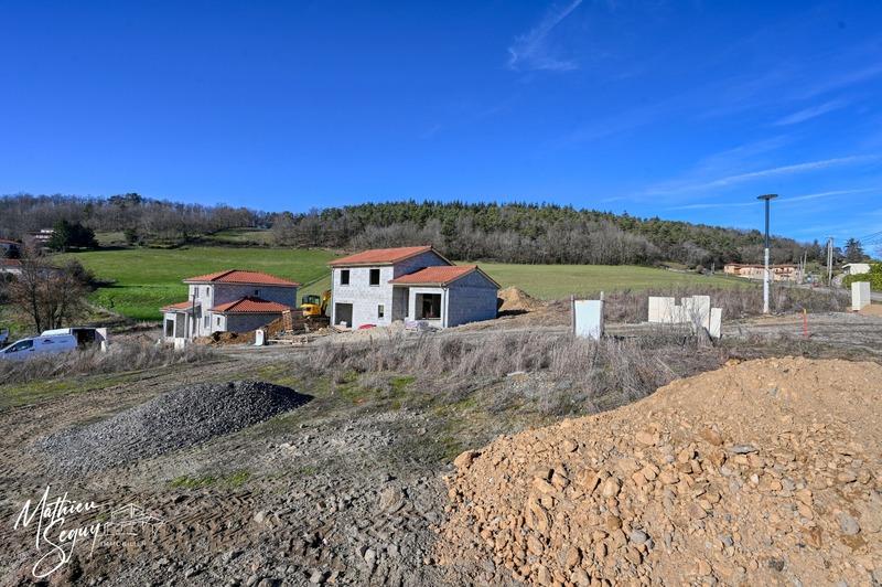 Terrain constructible - 807 m²