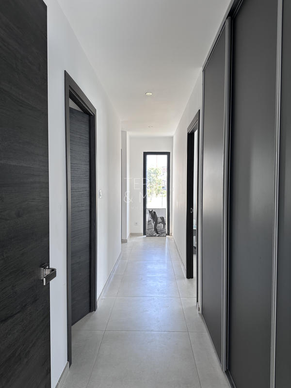 Maison - 170 m² - 5 pièces