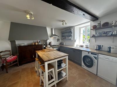 Maison traditionnelle - 185 m² - 7 pièces