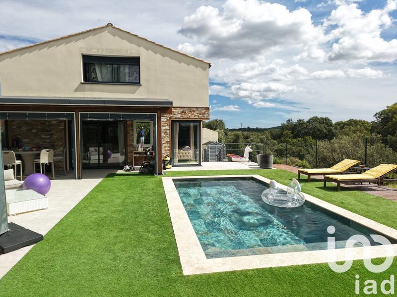 Maison - 200 m² - 7 pièces