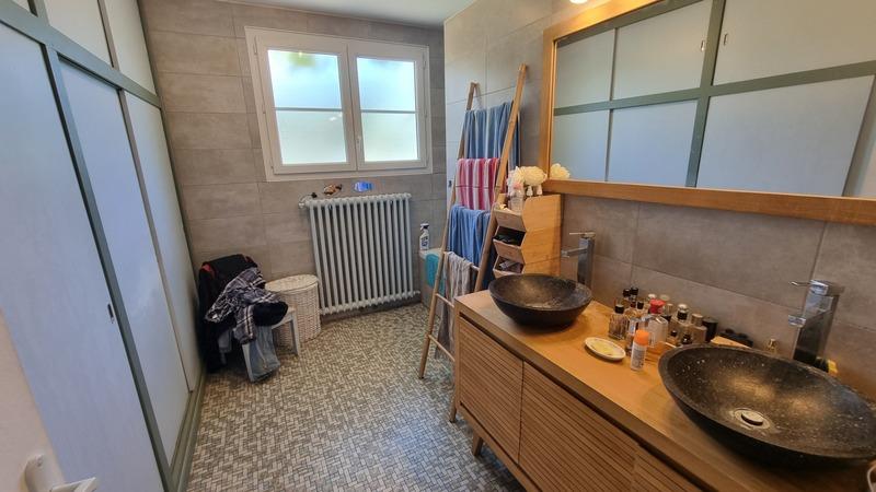 Propriété - 274 m² - 13 pièces