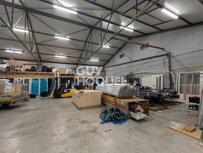 Local commercial - 605 m²