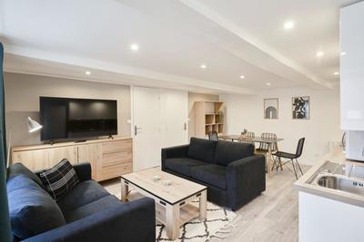 Appartement - 99 m² - 6 pièces