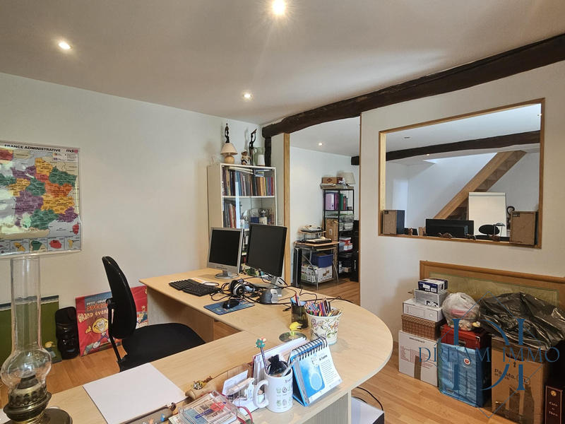 Maison - 221 m² - 9 pièces