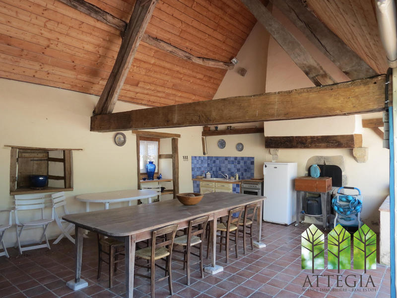 Maison traditionnelle - 422 m² - 14 pièces