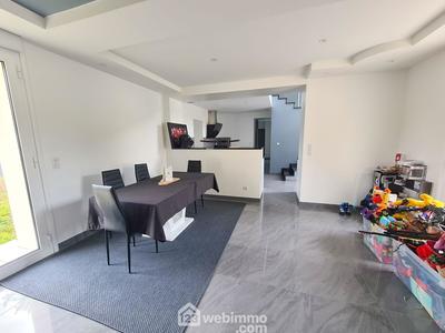 Maison - 310 m² - 13 pièces