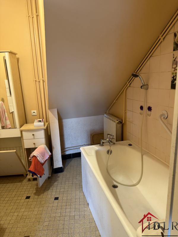 Maison - 185 m² - 18 pièces