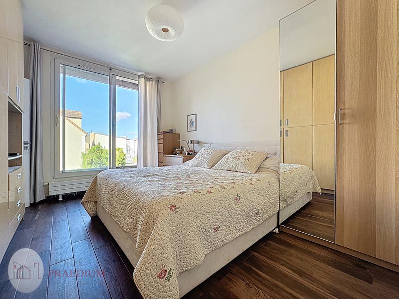 Maison - 203 m² - 9 pièces