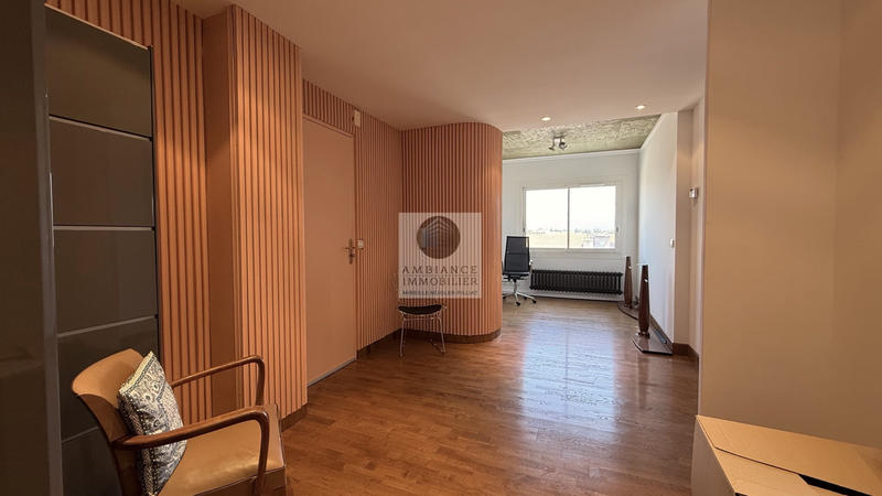 Appartement - 137 m² - 6 pièces