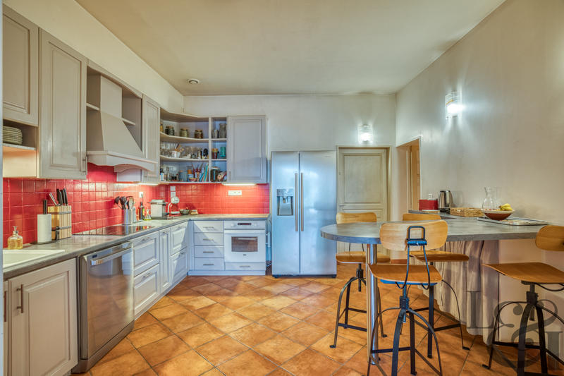 Maison - 235 m² - 7 pièces
