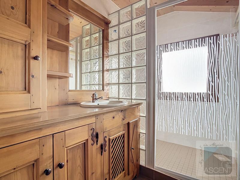 Châlet - 252 m² - 16 pièces