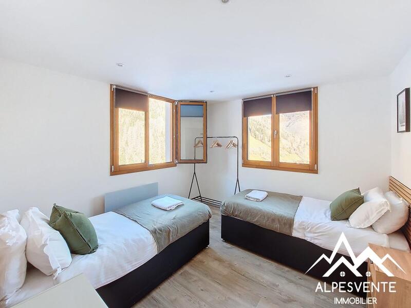 Appartement - 80 m² - 4 pièces