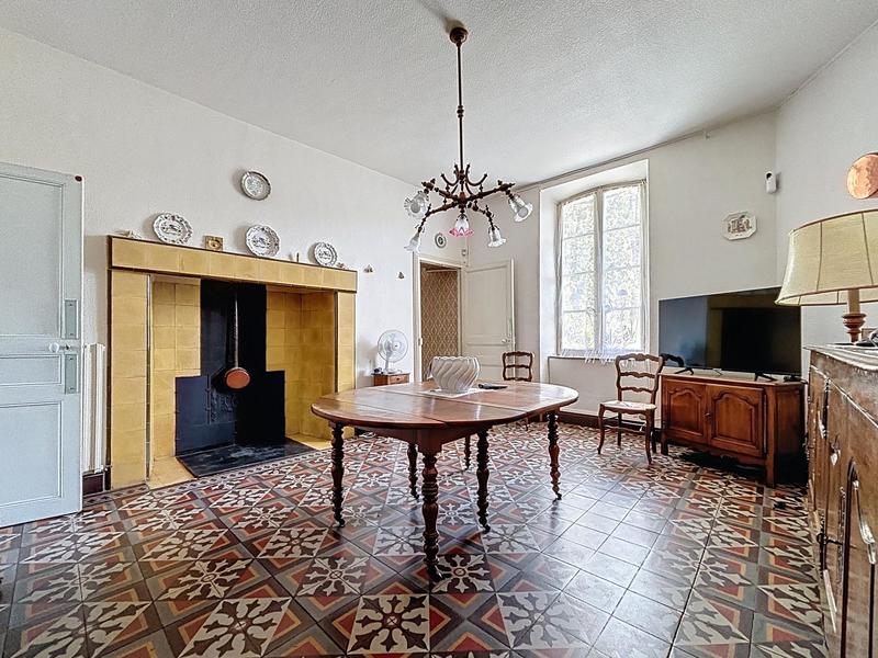 Maison - 298 m² - 13 pièces