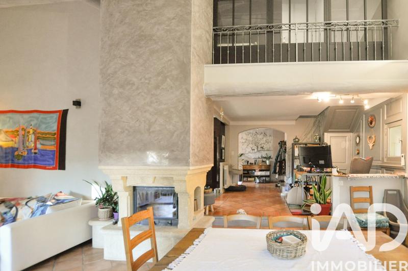 Maison - 215 m² - 8 pièces