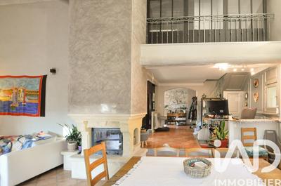 Maison - 215 m² - 8 pièces