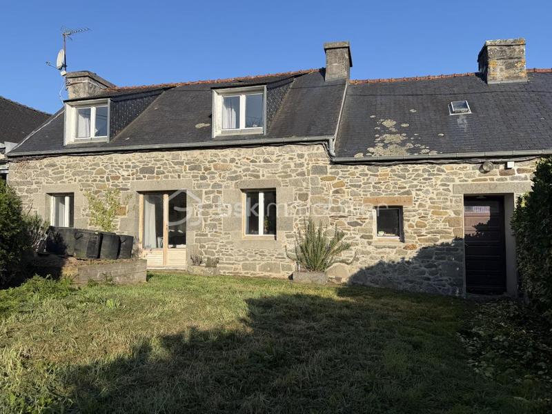 Maison - 350 m² - 25 pièces