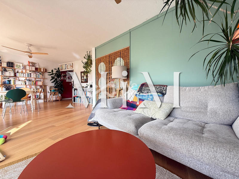 Appartement - 90 m² - 4 pièces