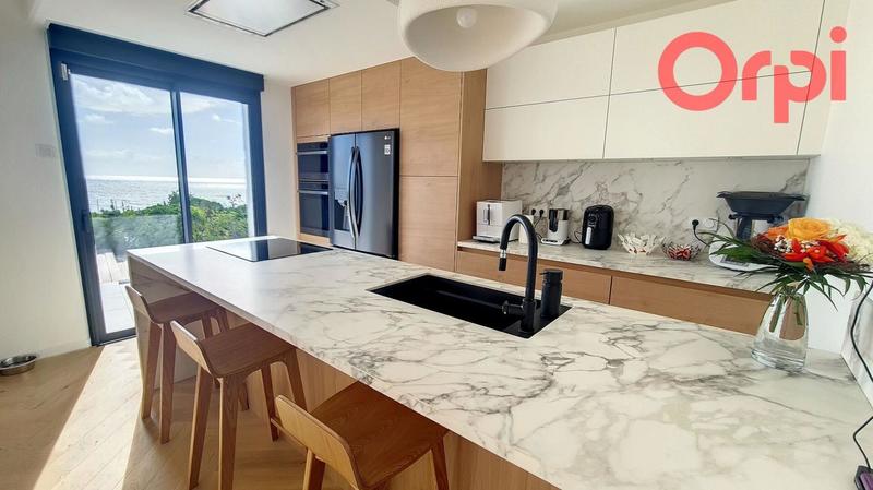 Villa - 231 m² - 6 pièces