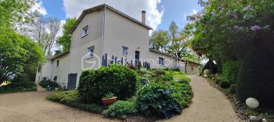 Propriété - 277 m² - 10 pièces