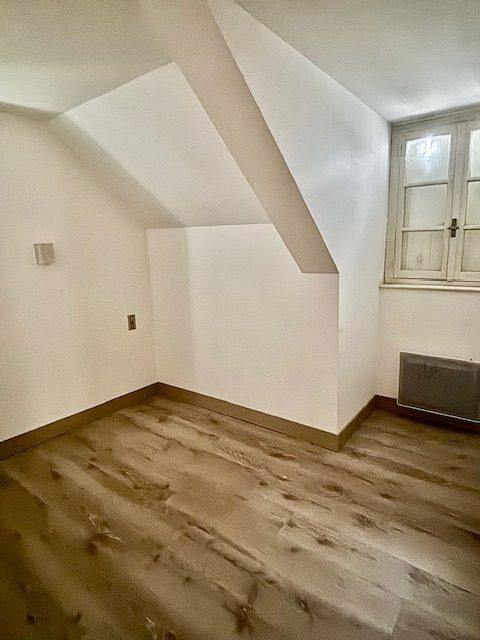 Maison - 170 m² - 9 pièces