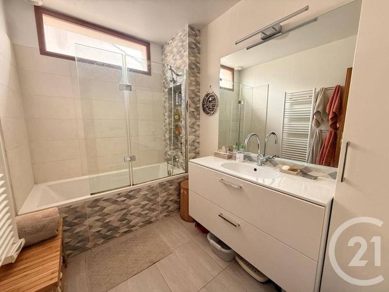 Maison - 98 m² - 5 pièces