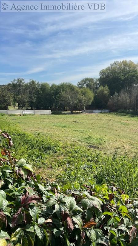 Terrain constructible - 822 m²