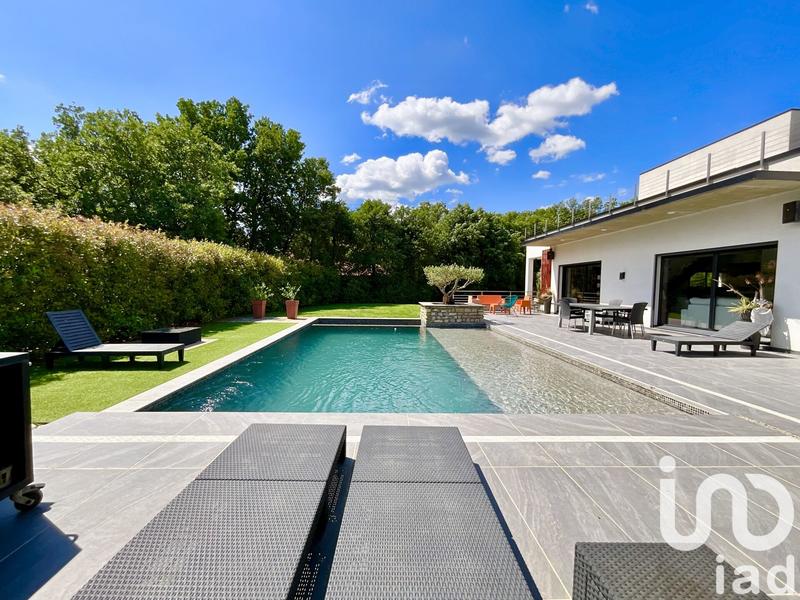 Maison - 218 m² - 6 pièces