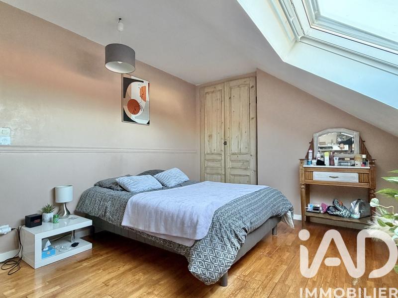 Maison - 184 m² - 8 pièces